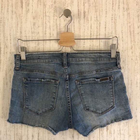 STS Blue l Distressed Shorts l Size 26 - Picture 2 of 5